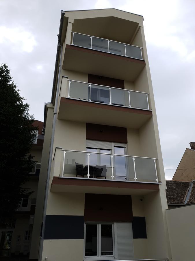 Konak Kutko Pančevo Exterior foto