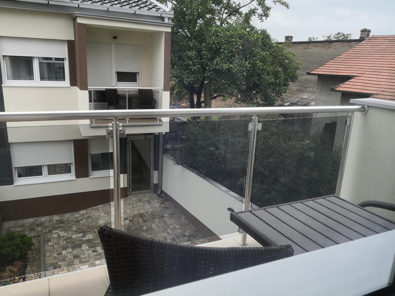 Konak Kutko Pančevo Exterior foto